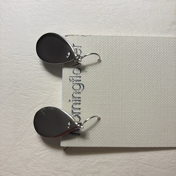 New, rare, Morningflower Color Collection earrings. Artwork by Lynn Nafey - Picture 3 of 3